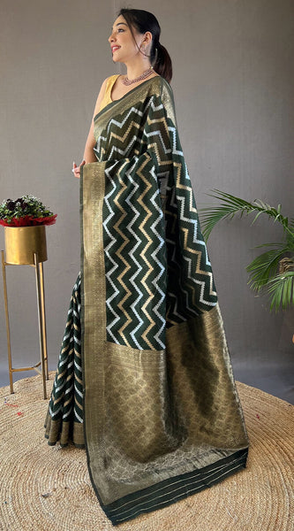 Opulent Dark Green Cotton Silk Saree With Designer Blouse Piece