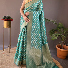 Outstanding Green Cotton Silk Saree With Capricious Blouse Piece