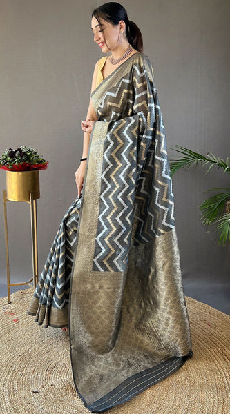 Flaunt Grey Cotton Silk Saree With Extraordinary Blouse Piece