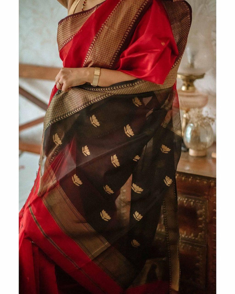 Blooming Red Cotton Silk Saree With Wonderful Blouse Piece
