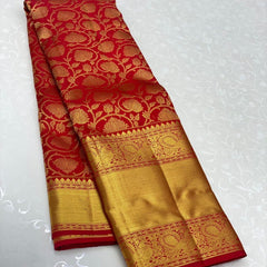 Stunner Red Kanjivaram Silk Saree with Beleaguer Blouse Piece