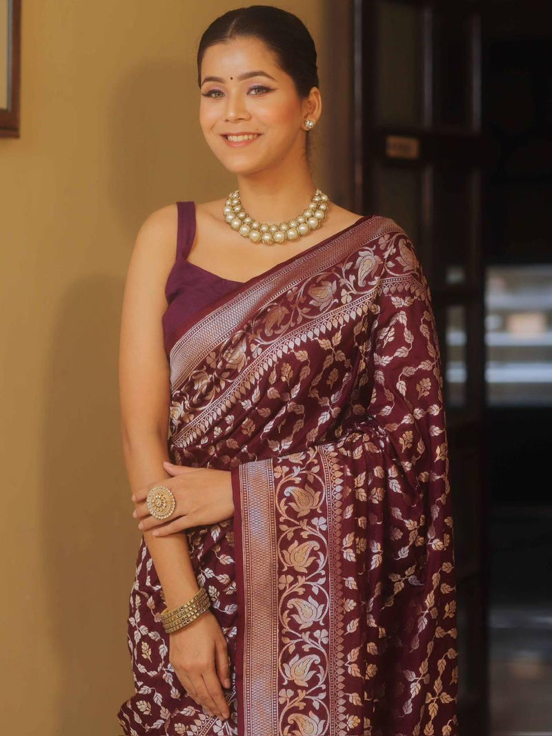 Bewitching Red Soft Silk Saree With Conflate Blouse Piece
