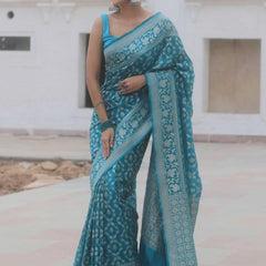 Bewitching Red Soft Silk Saree With Conflate Blouse Piece