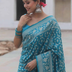 Bewitching Red Soft Silk Saree With Conflate Blouse Piece
