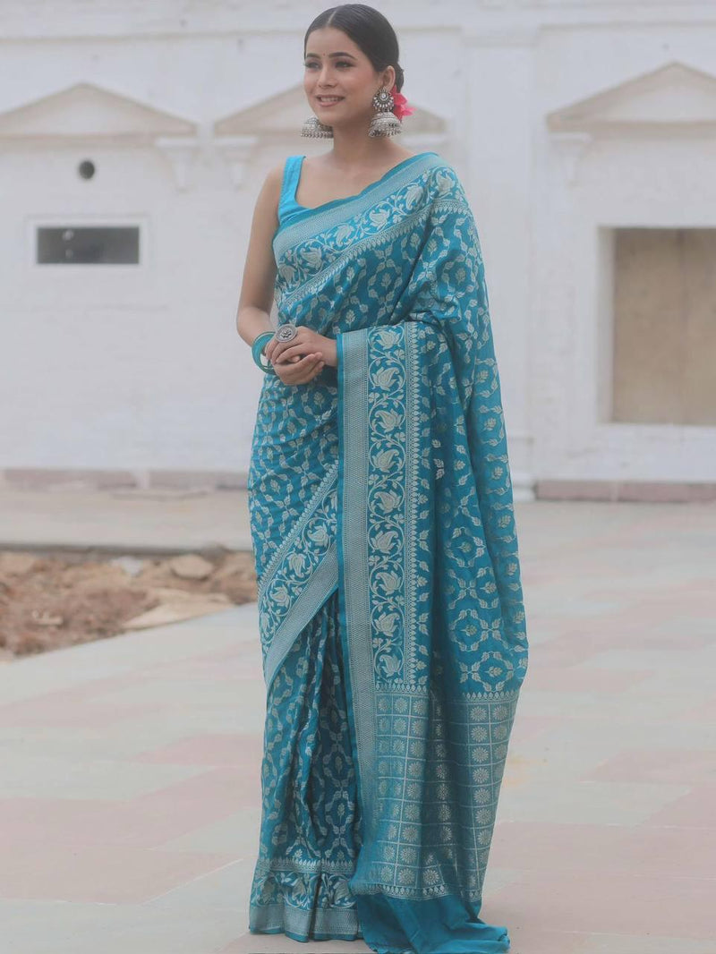 Bewitching Red Soft Silk Saree With Conflate Blouse Piece