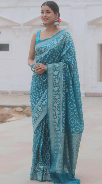 Bewitching Red Soft Silk Saree With Conflate Blouse Piece