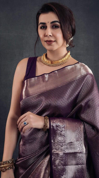 Evanescent Kanjivaram Purple Soft Silk Saree With Brood Blouse Piece