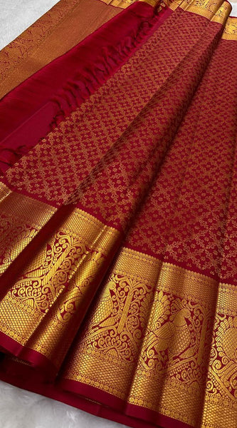 Sumptuous Red Soft Banarasi Silk Saree With Imaginative Blouse Piece