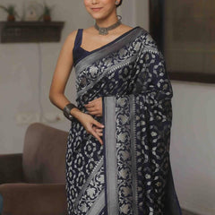 Bewitching Red Soft Silk Saree With Conflate Blouse Piece