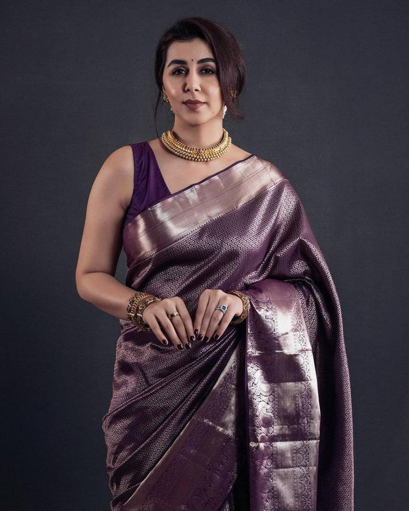 Evanescent Kanjivaram Purple Soft Silk Saree With Brood Blouse Piece