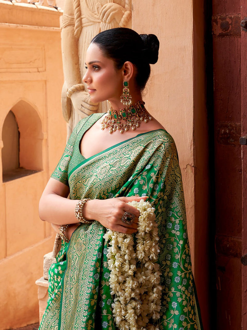 Enchanting Green Soft Silk Saree With Aplomb Blouse Piece