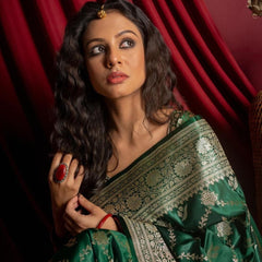 Ravishing Dark Green Soft Silk Saree With Girlish Blouse Piece