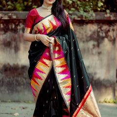Vestigial Black Soft Silk Saree With Fragrant Blouse Piece