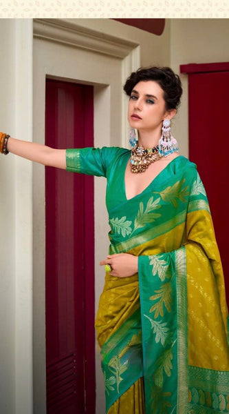 Desiring Pista-Rama Soft Silk Saree With Blissful Blouse Piece