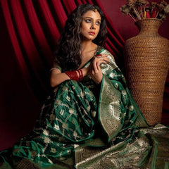 Ravishing Dark Green Soft Silk Saree With Girlish Blouse Piece