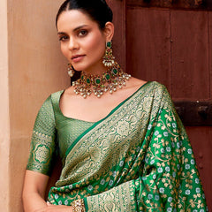 Enchanting Green Soft Silk Saree With Aplomb Blouse Piece