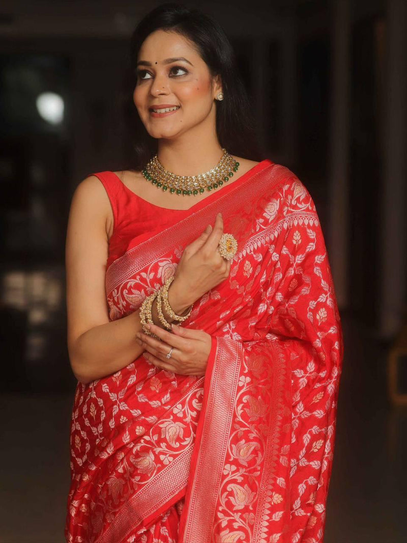 Bewitching Red Soft Silk Saree With Conflate Blouse Piece