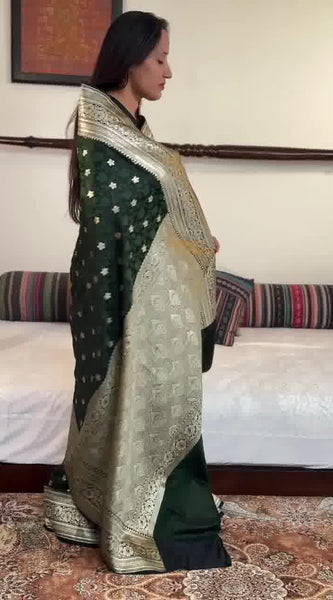Ratatouille Dark Green Soft Silk Saree With Pulsating Blouse Piece