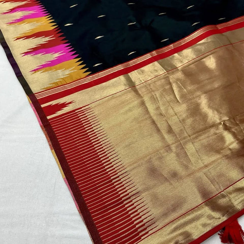 Vestigial Black Soft Silk Saree With Fragrant Blouse Piece