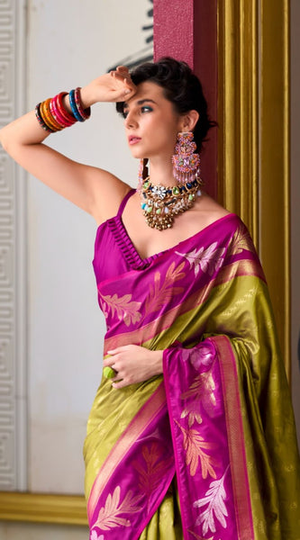 Desiring Pista-Rama Soft Silk Saree With Blissful Blouse Piece