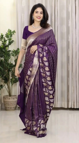 Pleasurable Purple Soft Silk Saree With Imaginative Blouse Piece
