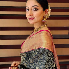 Inspiring Black Soft Silk Saree With Divine Blouse Piece