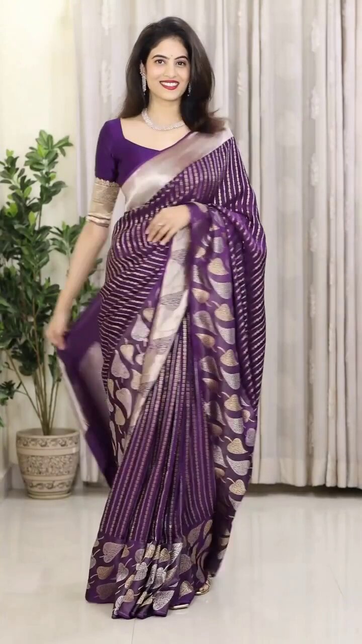 Pleasurable Purple Soft Silk Saree With Imaginative Blouse Piece