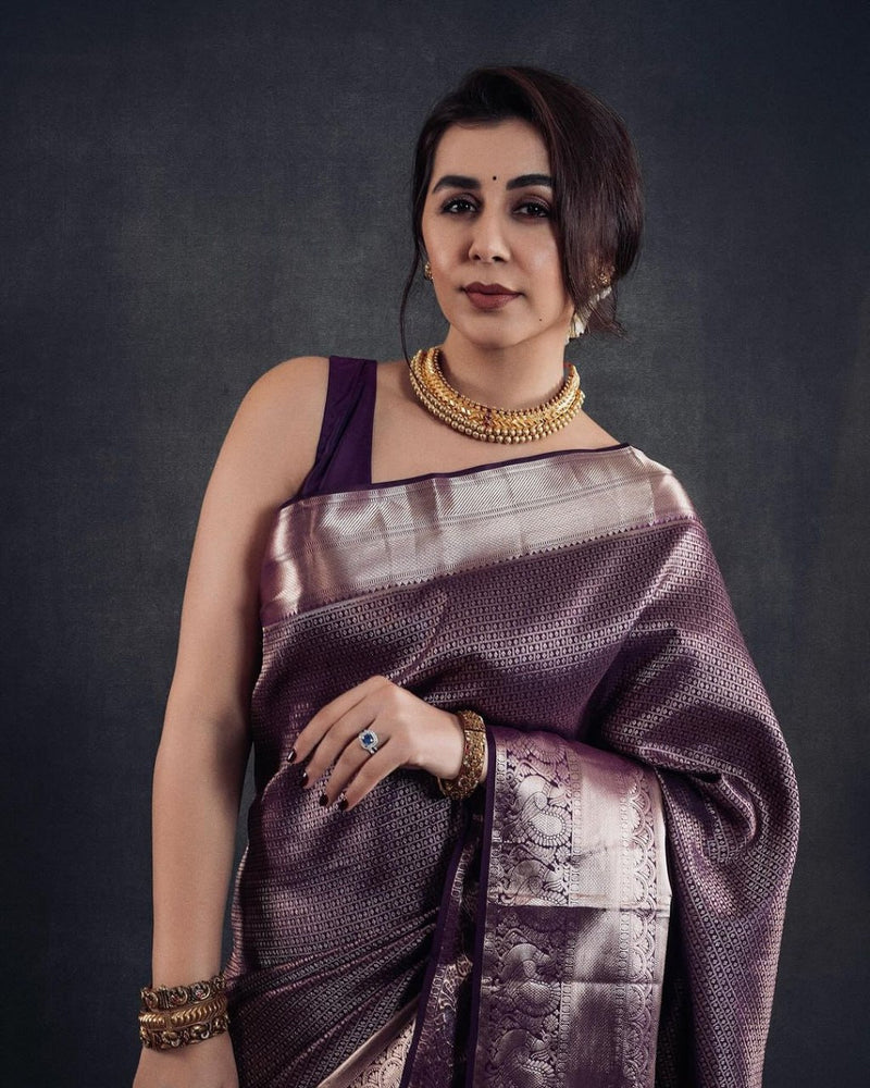 Evanescent Kanjivaram Purple Soft Silk Saree With Brood Blouse Piece