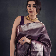 Evanescent Kanjivaram Purple Soft Silk Saree With Brood Blouse Piece